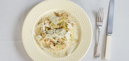 Roher Artischockensalat mit Pecorinospänen
