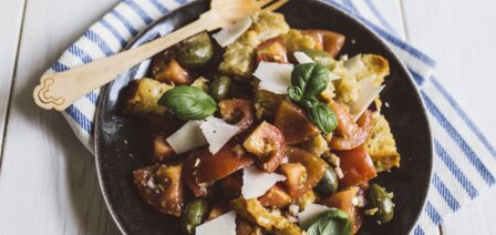 Lauwarmer toskanischer Tomaten-Brot-Salat