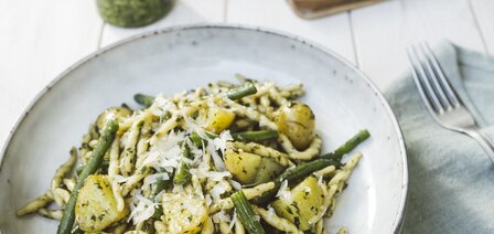Ligurische Pasta mit Kartoffeln, Bohnen und Pesto Genovese